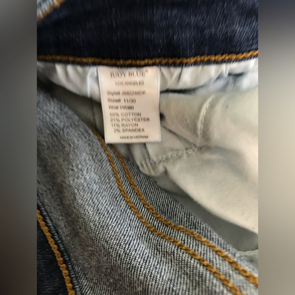 Judy Blue Skinny Fit Distressed Jeans- Style JB82246DK size 11/30 EUC - Picture 5 of 5